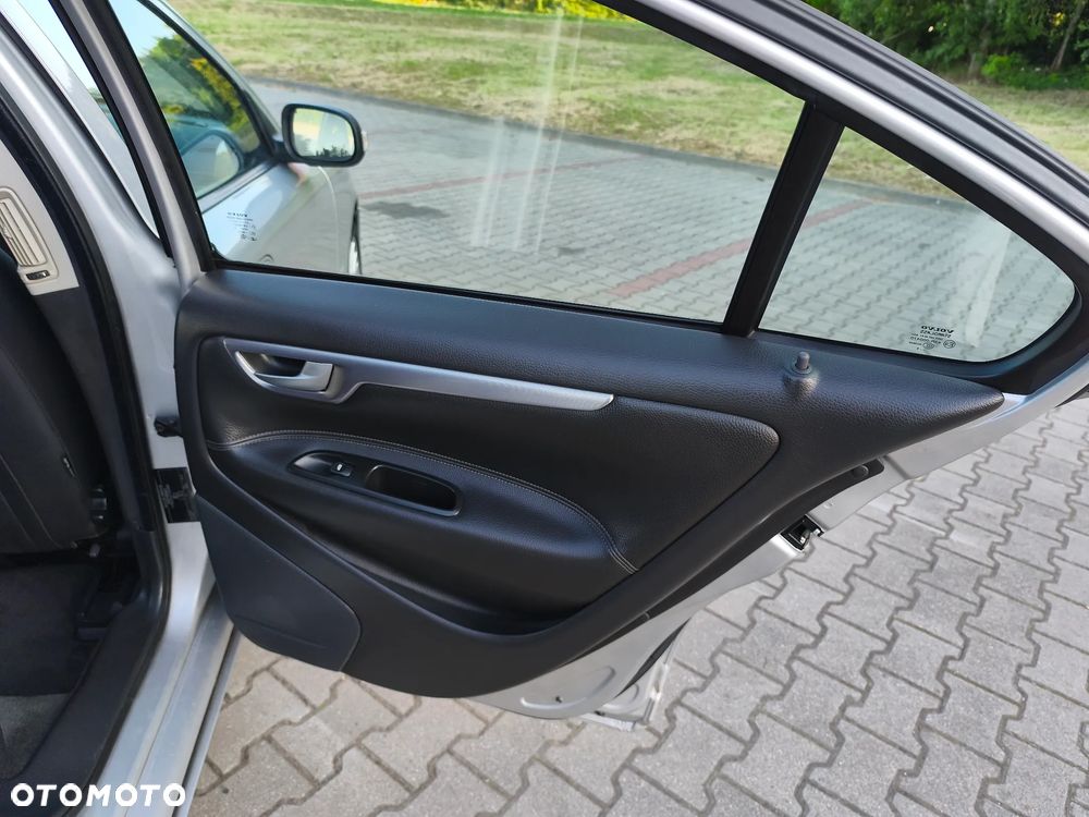 Volvo S60 2.4 Summum - 35