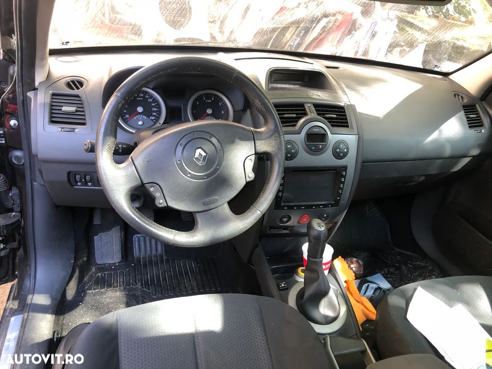 Dezmembrez Renault Megane II 2005 negru 1,6 16v negru panoramic - 3