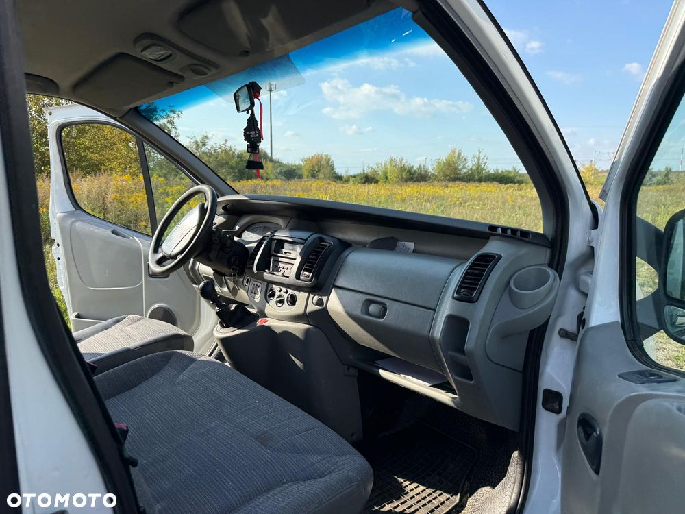 Renault Trafic 2010 photo 3