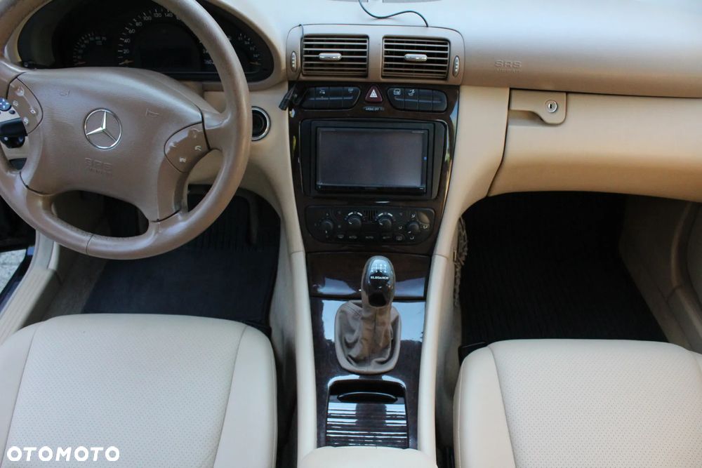 Mercedes-Benz Klasa C 180 Kompressor Elegance Sport Edition - 15