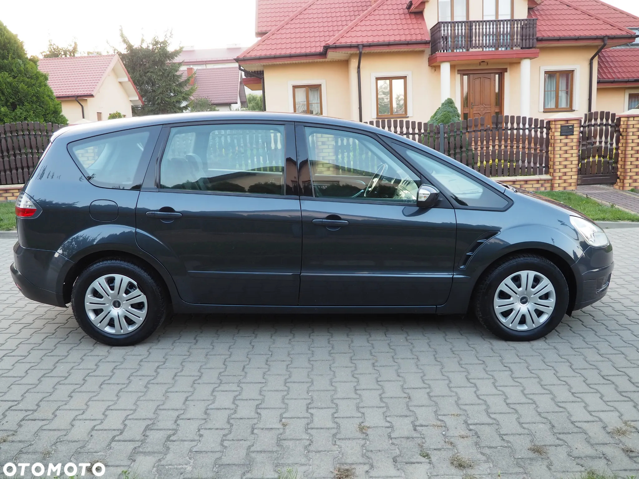 Ford S-Max - 18