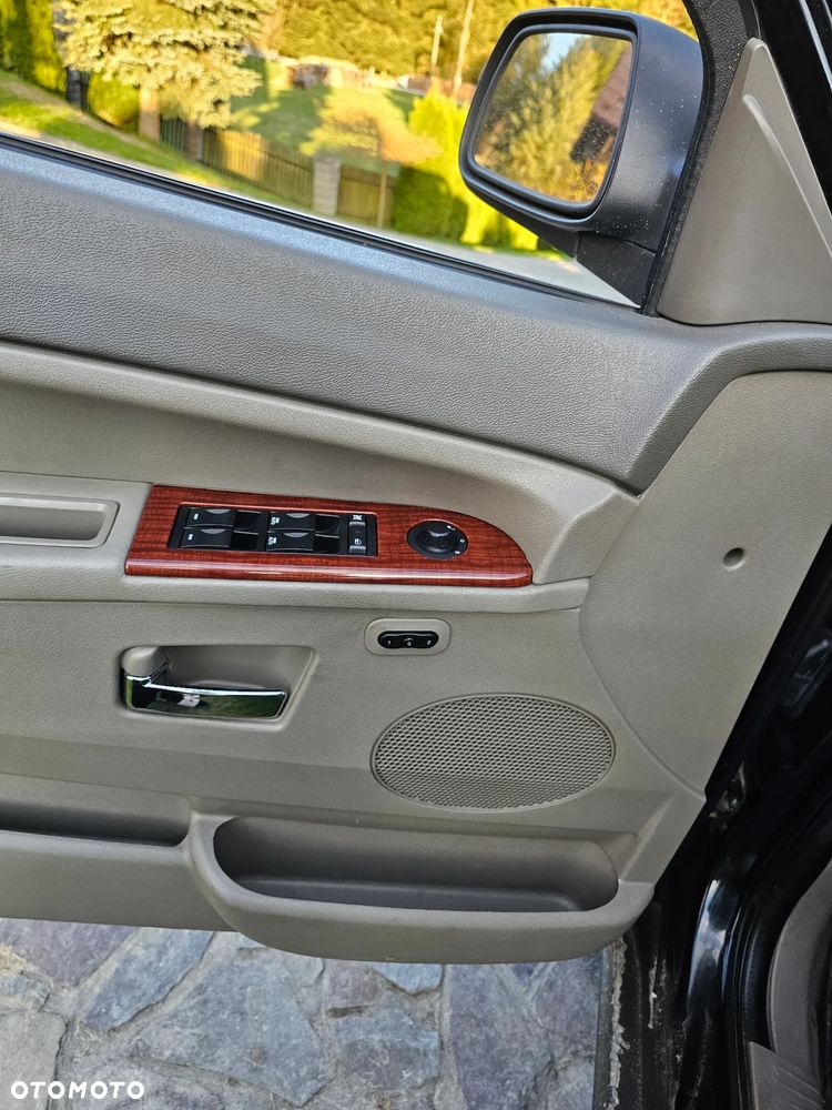 Jeep Grand Cherokee - 20