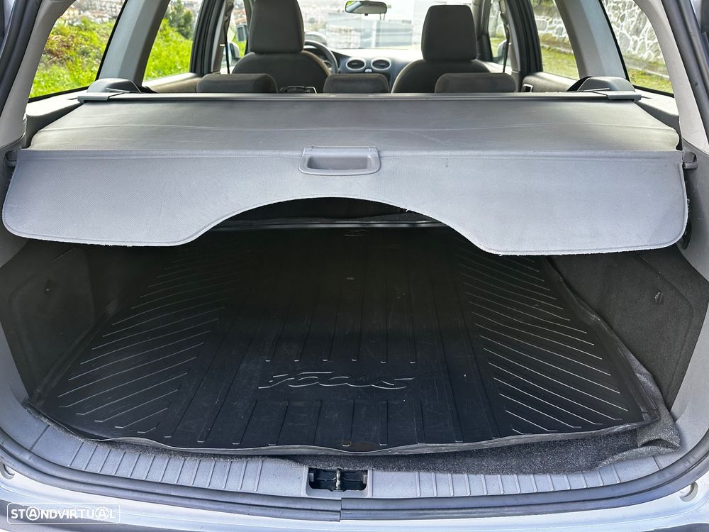 Ford Focus SW 1.6 TDCi Sport - 36