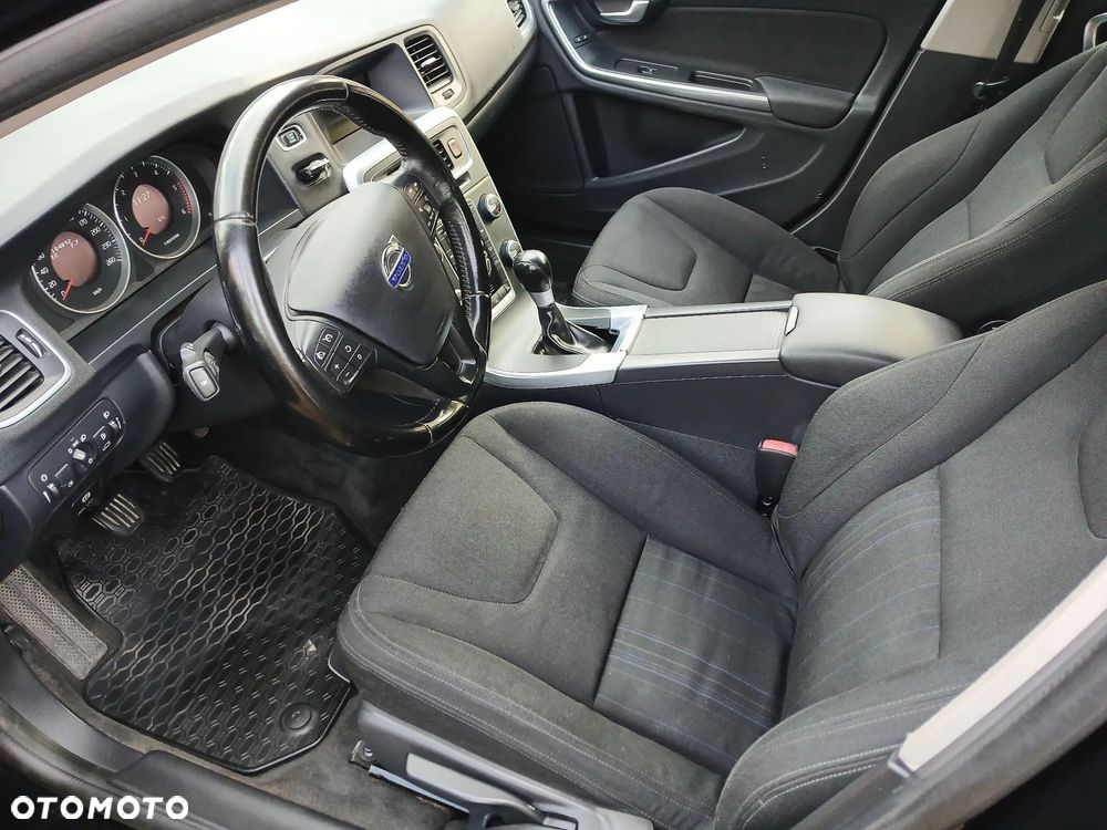 Volvo V60 D2 Kinetic - 13