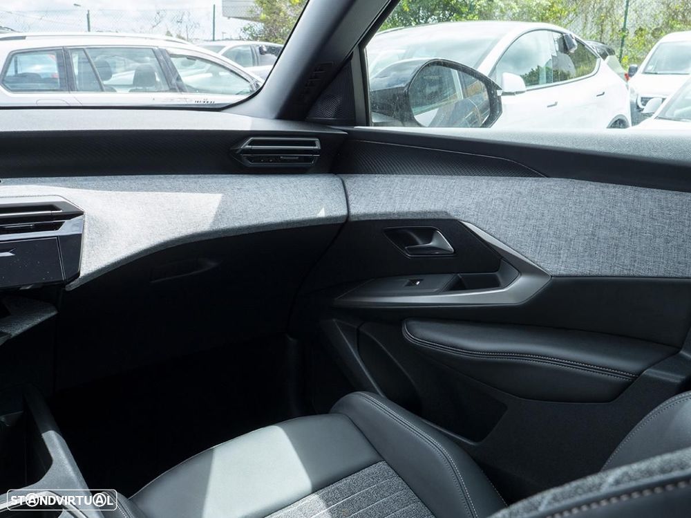 Peugeot E-5008 210 Allure Business - 35