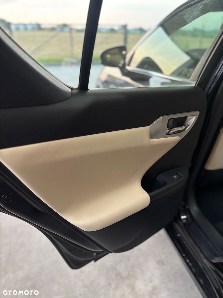 Lexus CT 200h Prestige - 36