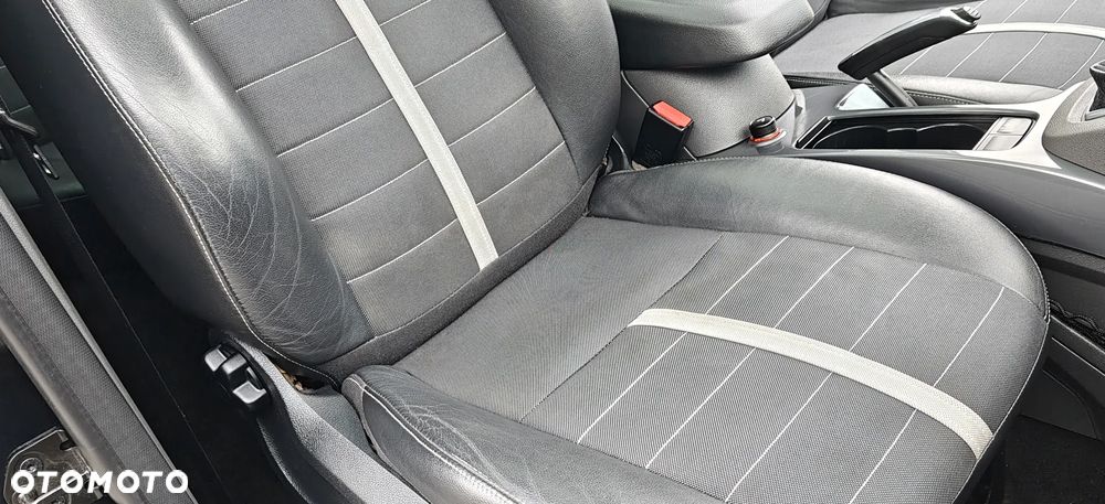 Ford Kuga 2.0 TDCi 4x4 Titanium - 24
