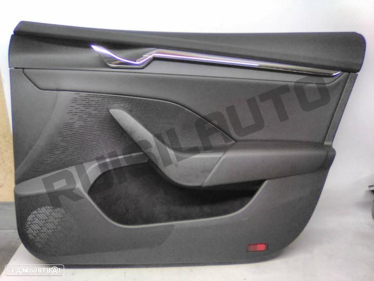 Forra De Porta Frente Direita 5e486_7014g Skoda Octavia Iv Comb - 1