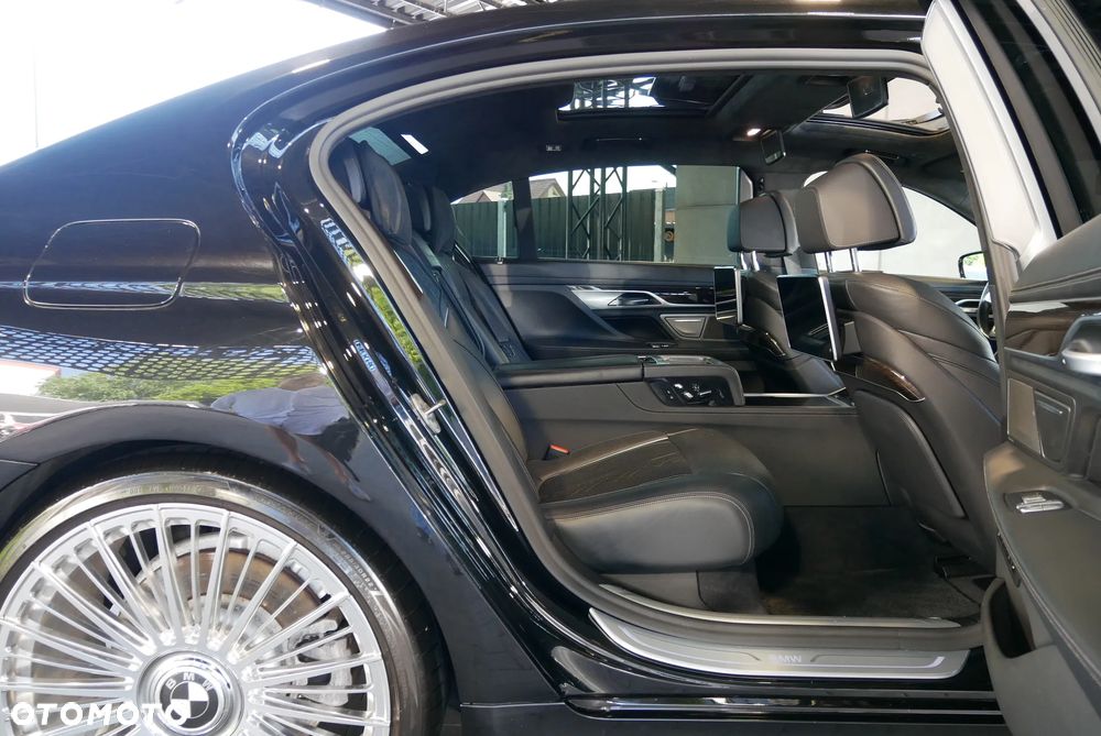 BMW Seria 7 750Li xDrive - 11
