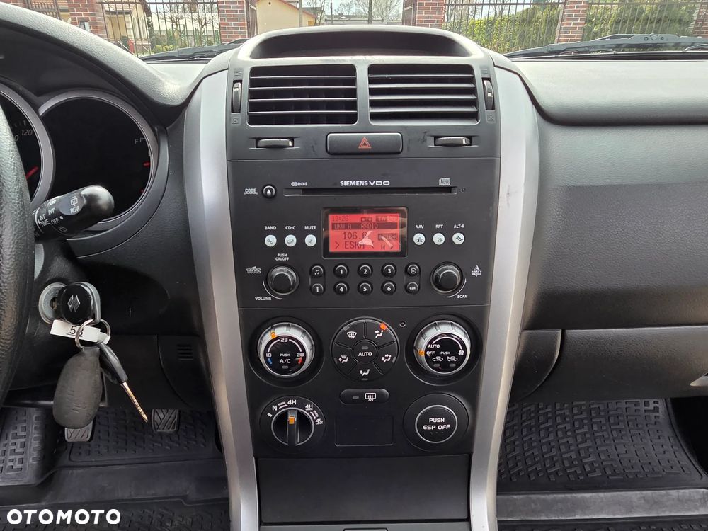 Suzuki Grand Vitara 1.9 DDiS Comfort DPF Family - 36