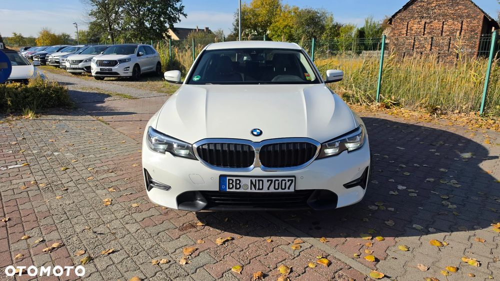 BMW Seria 3 318d Sport Line - 22