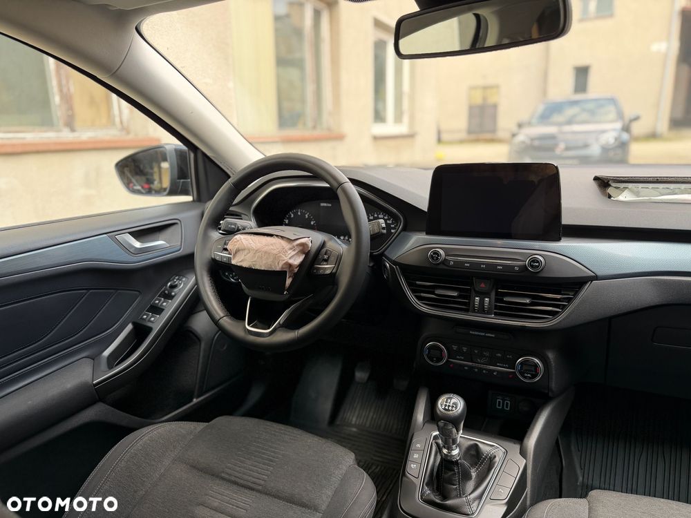 Ford Focus 1.0 EcoBoost Hybrid ACTIVE X - 4