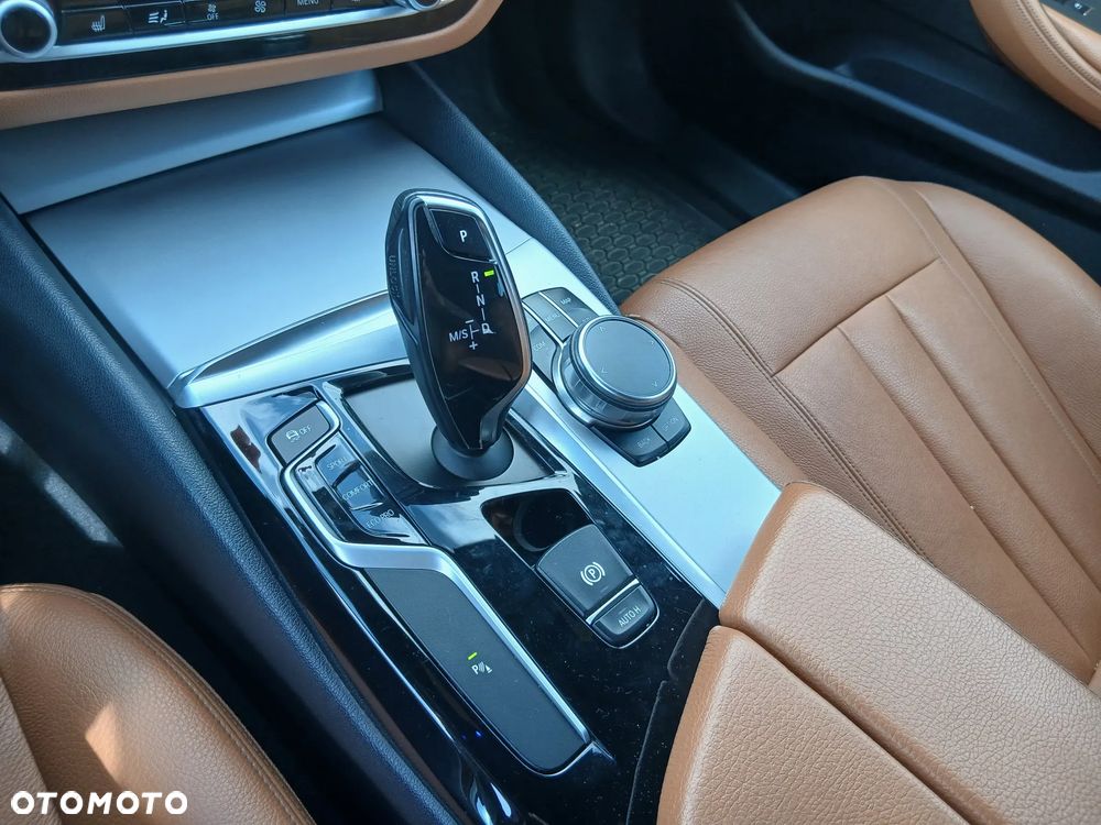 BMW Seria 5 520d Luxury Line - 18