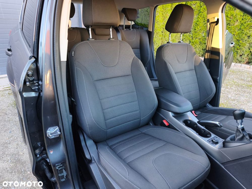 Ford Kuga - 15