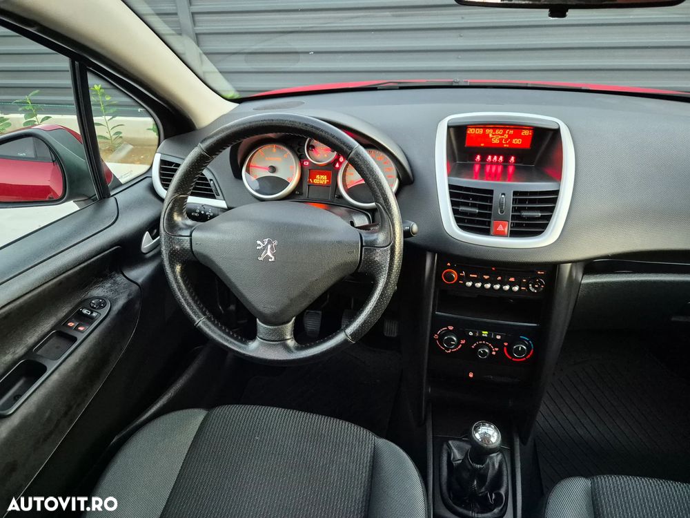 Peugeot 207 1.4HDI Premium - 10