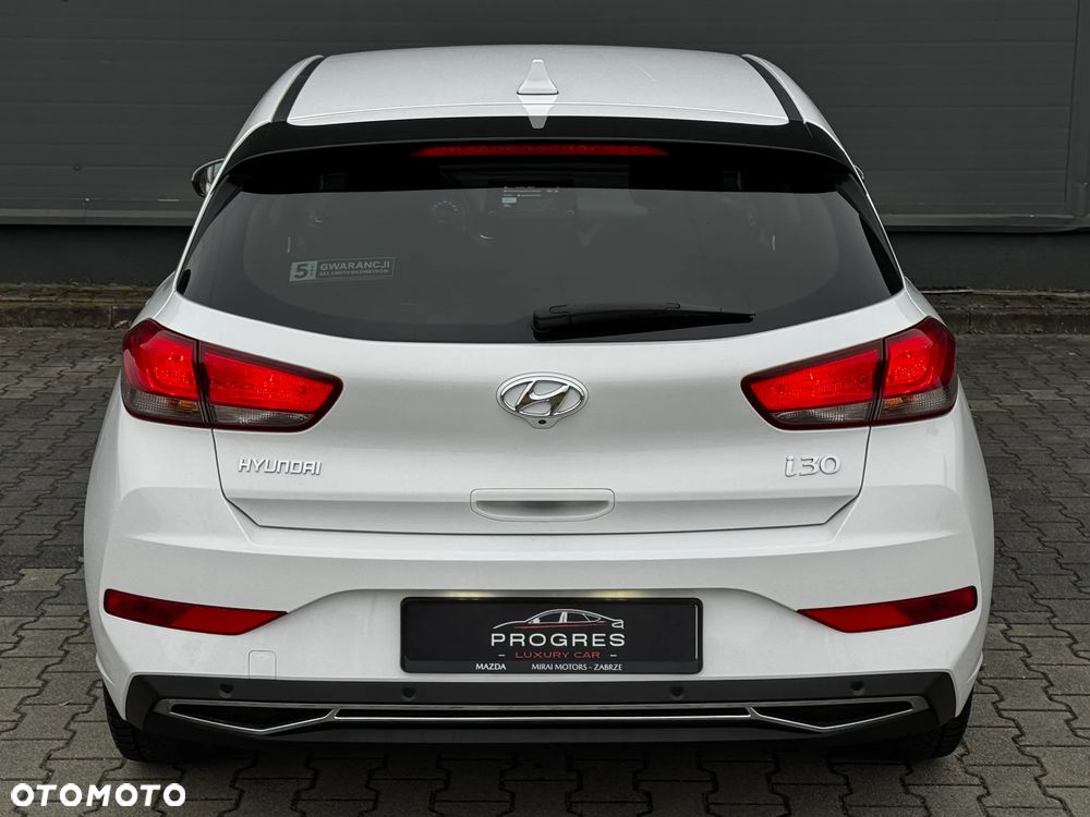Hyundai i30 1.5 DPI Smart - 13