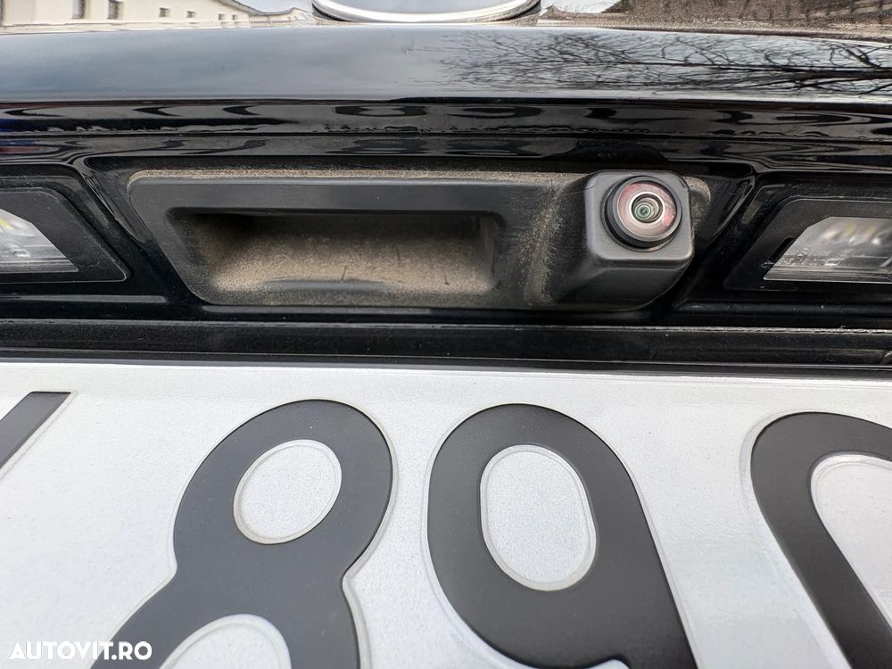 BMW Seria 5 520i AT MHEV - 26