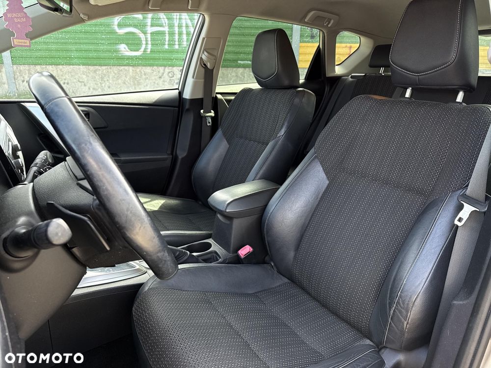 Toyota Auris 1.6 Premium Comfort MS - 12