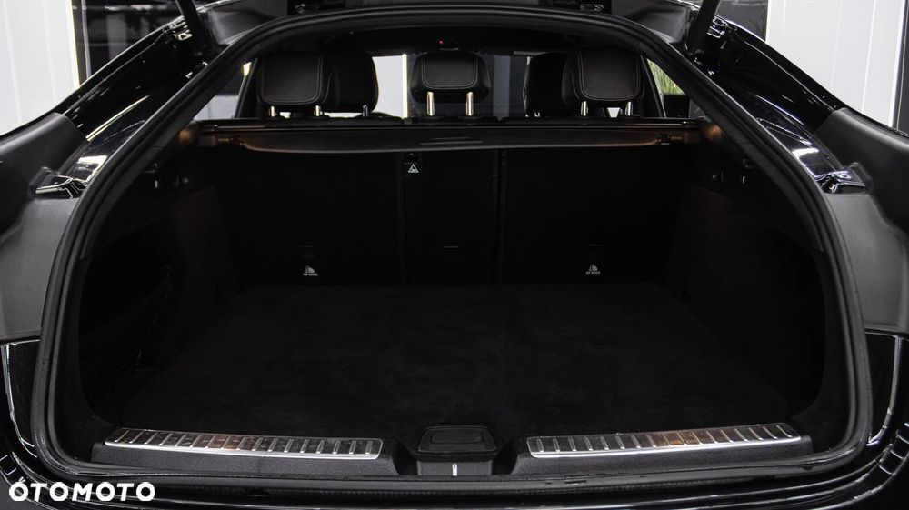 Mercedes-Benz GLC 300 e 4-Matic AMG Line - 32