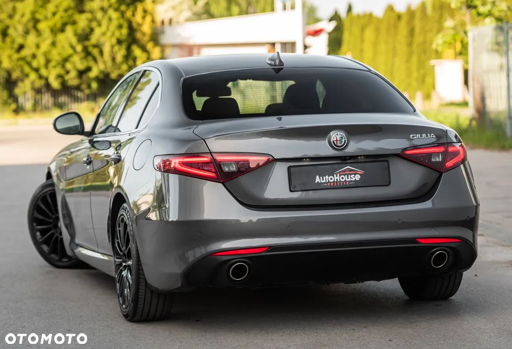 Alfa Romeo Giulia 2.2 Diesel AT8 Advanced Efficiency - 8