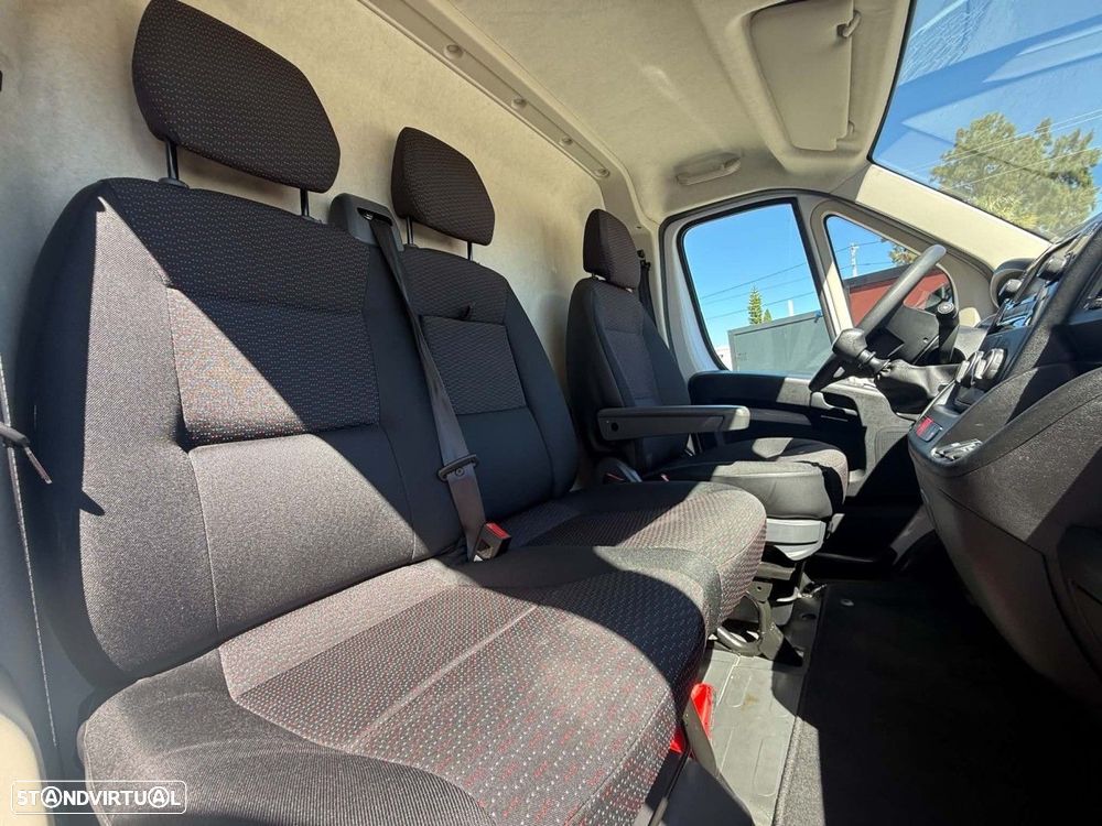 Peugeot Boxer 2.2 BlueHDi 333 L3H2 Premium - 12