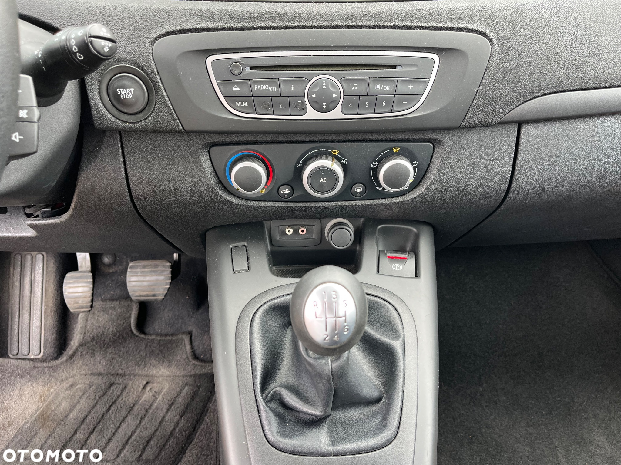 Renault Scenic 1.6 16V 110 Expression - 15