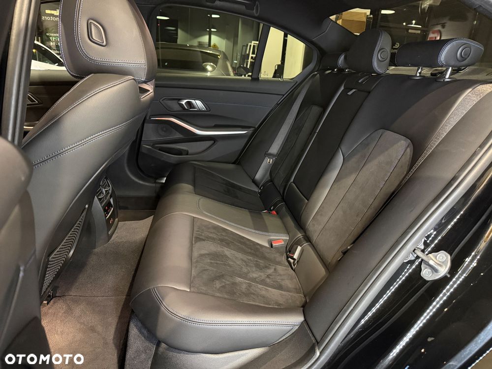 BMW Seria 3 320d xDrive mHEV M Sport sport - 31