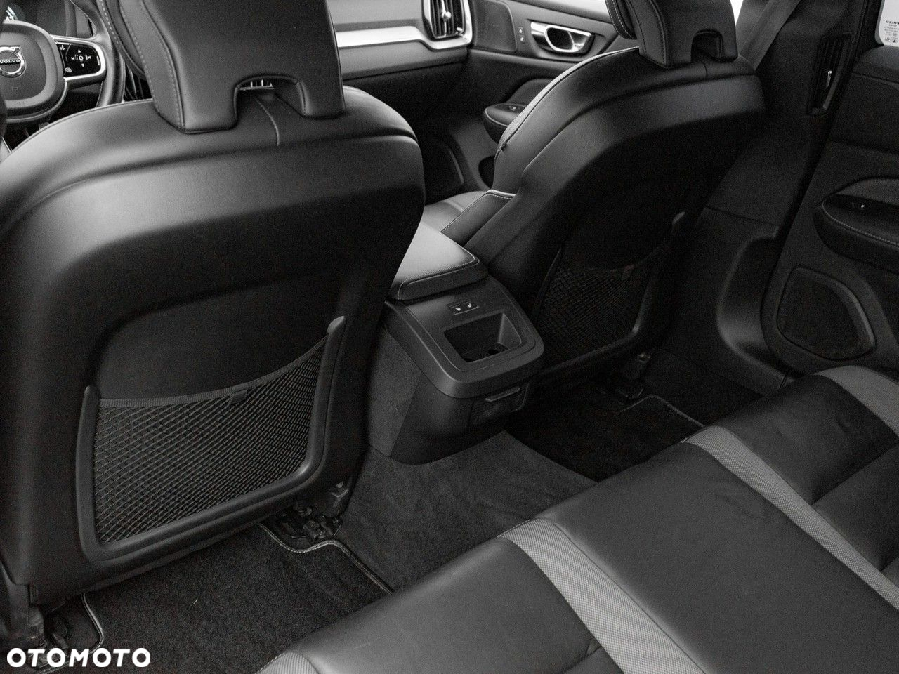 Volvo S60 T6 AWD R-Design - 25