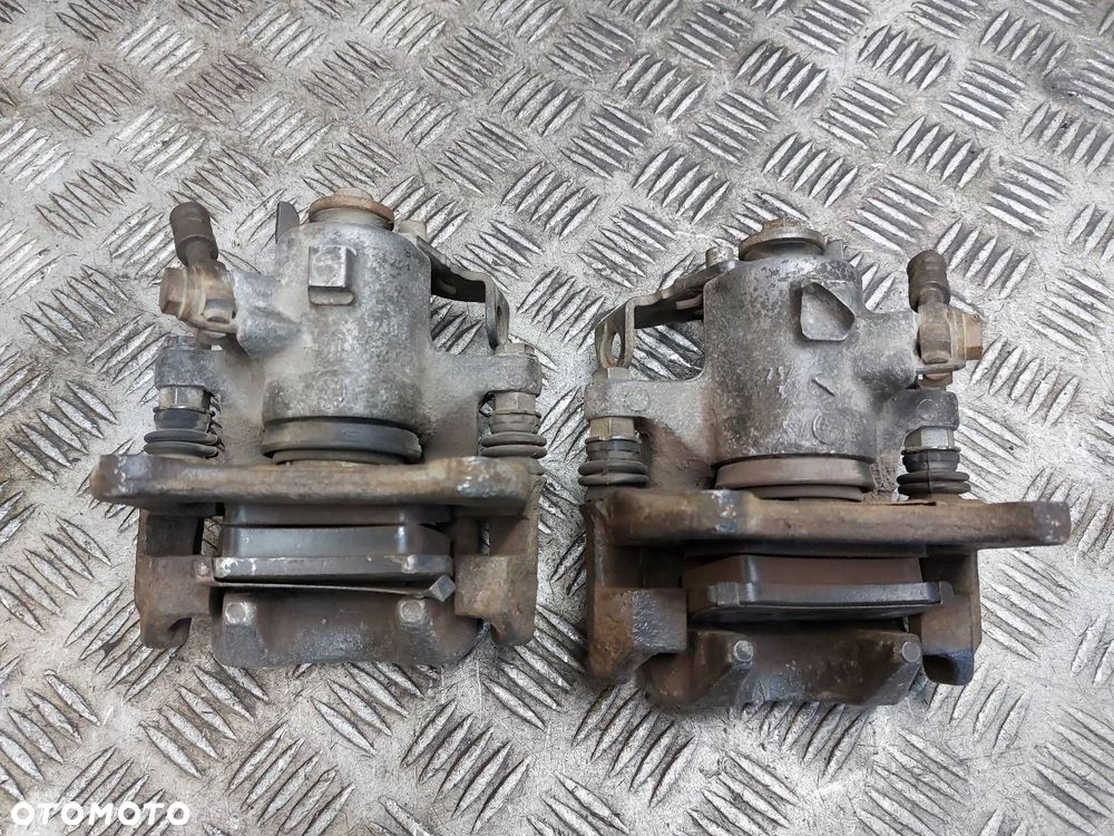 TARCZE HAMULCOWE TYŁ + KLOCKI + ZACISKI AUDI A4 B6 - 7