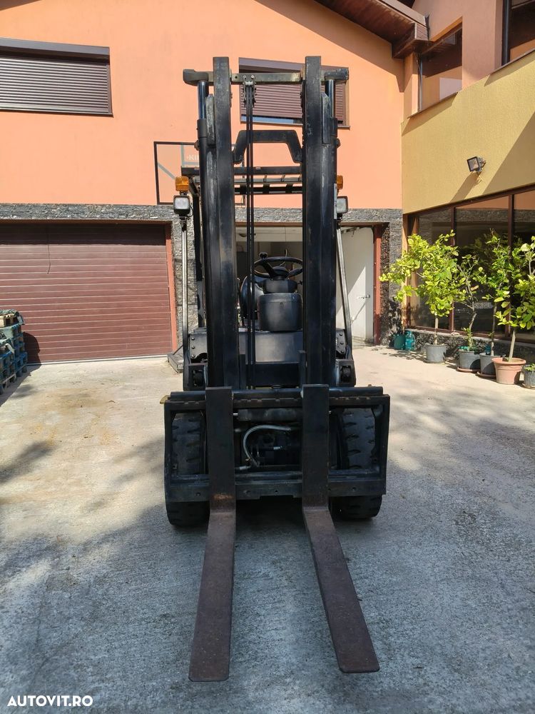 Komatsu FD30T-14 - 12