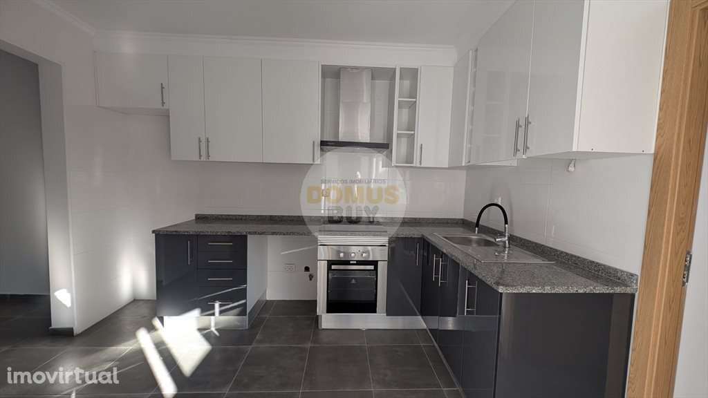 MORADIA TÉRREA T3 A ESTREAR | 2WCS  - BAIXA DA BANHEIRA - Grande imagem: 3/16