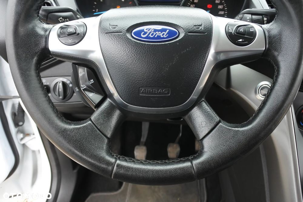 Ford Kuga 2.0 TDCi 2x4 Titanium - 21