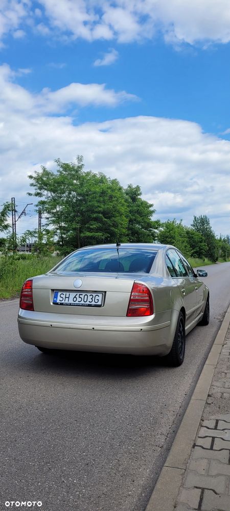 Skoda Superb 1.8T Elegance - 3