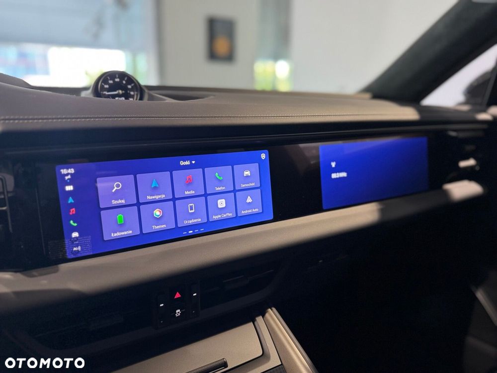 Porsche Macan - 24