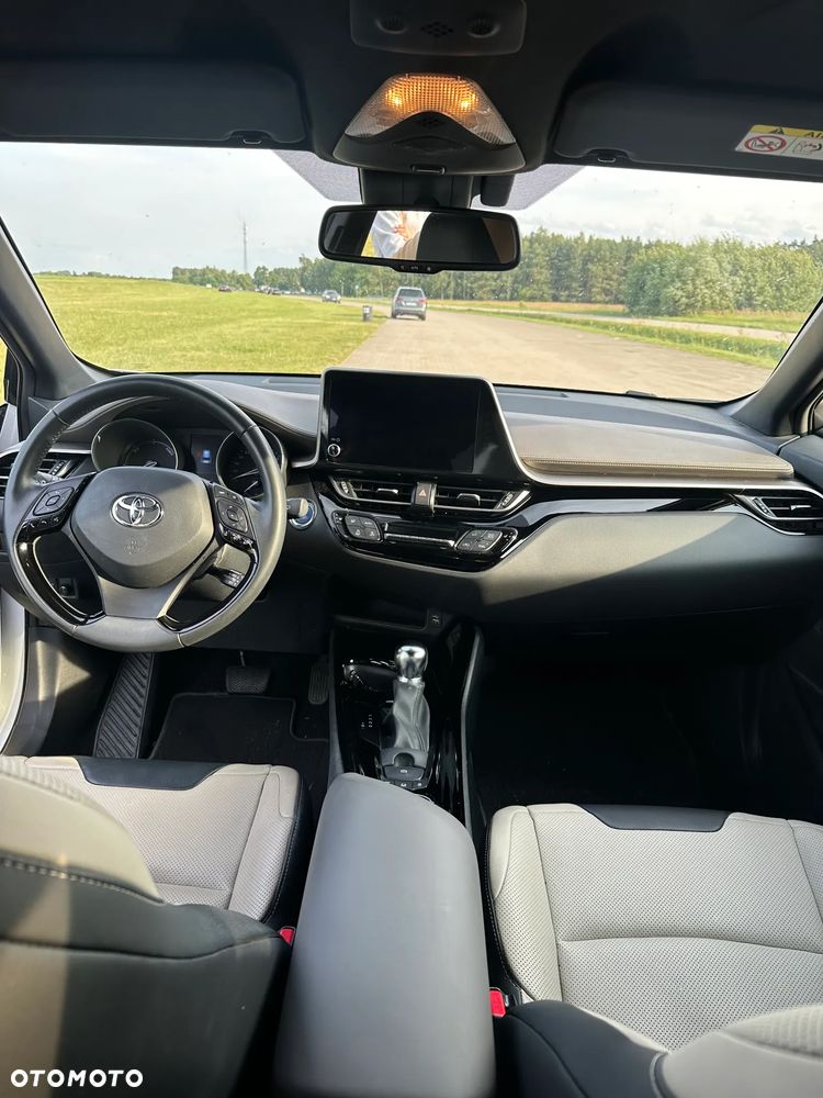 Toyota C-HR 2.0 Hybrid Executive - 16