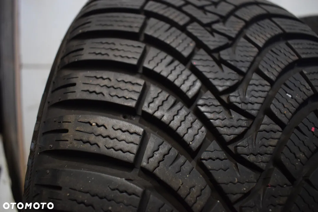 R18 225/40 Falken Eurowinter HS01 - 9