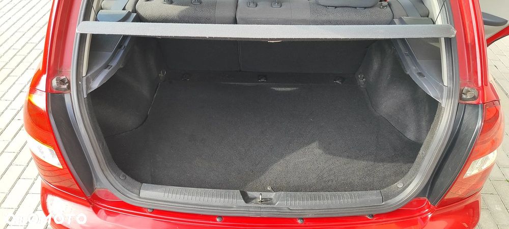 Kia Cerato - 38