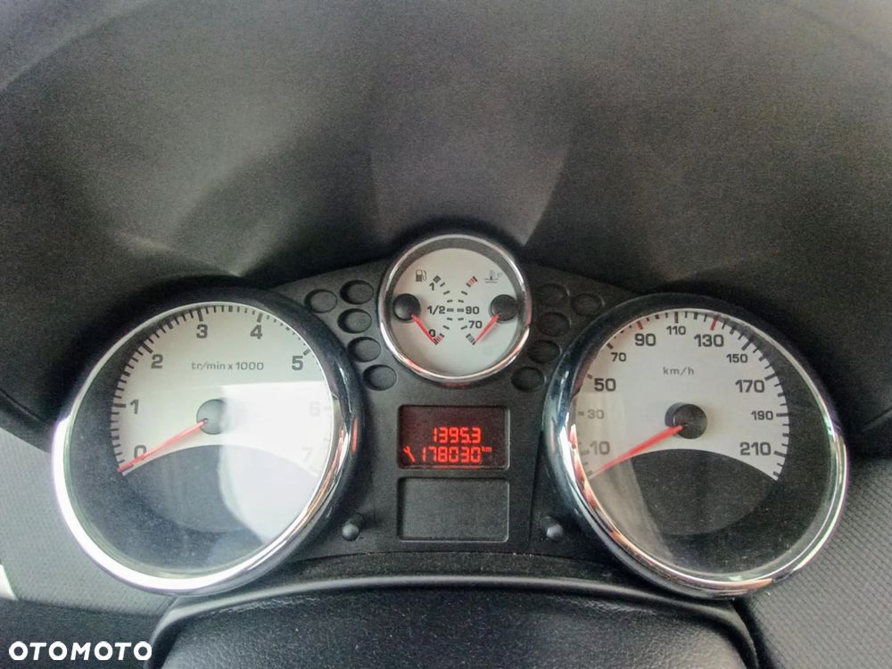 Peugeot 207 - 9