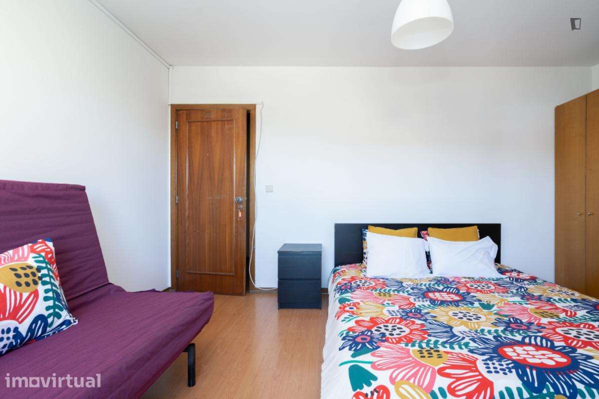 Quarto - localizado em Paranhos Porto - Grande imagem: 5/28