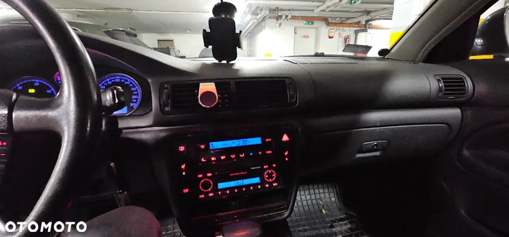 Volkswagen Passat - 8