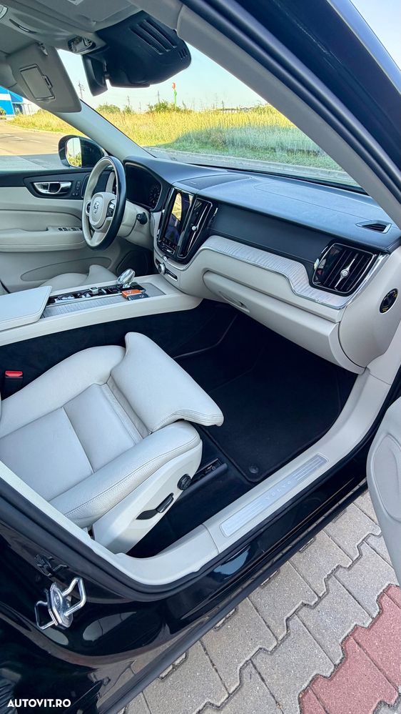 Volvo XC 60 B5 MHEV AWD Inscription - 24