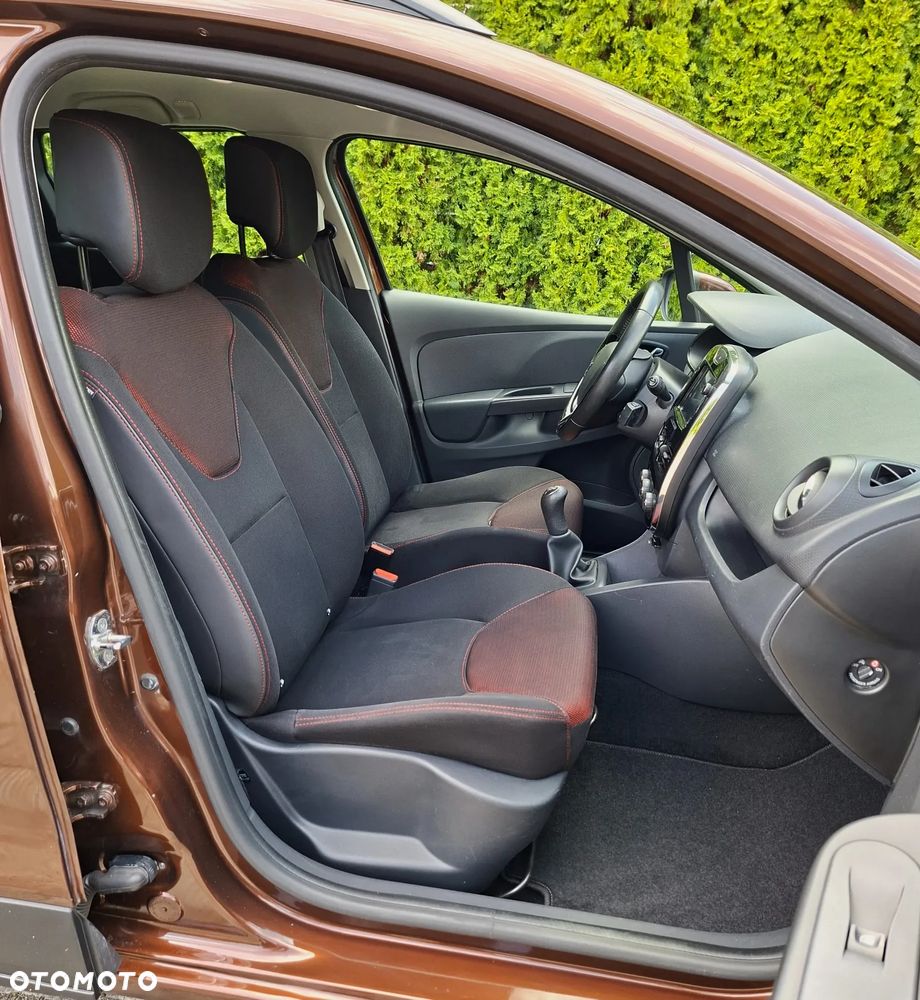 Renault Clio 1.2 16V 75 Experience - 10