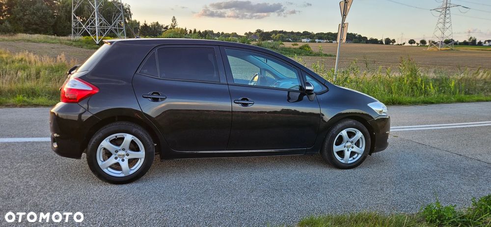 Toyota Auris 1.6 Valvematic Executive - 23