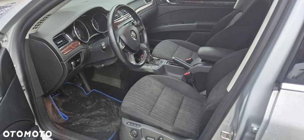 Skoda Superb 2.0 TDI Elegance - 22