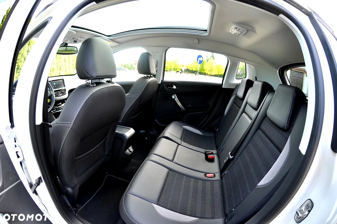 Peugeot 2008 1.2 Pure Tech GPF Allure S&S - 21