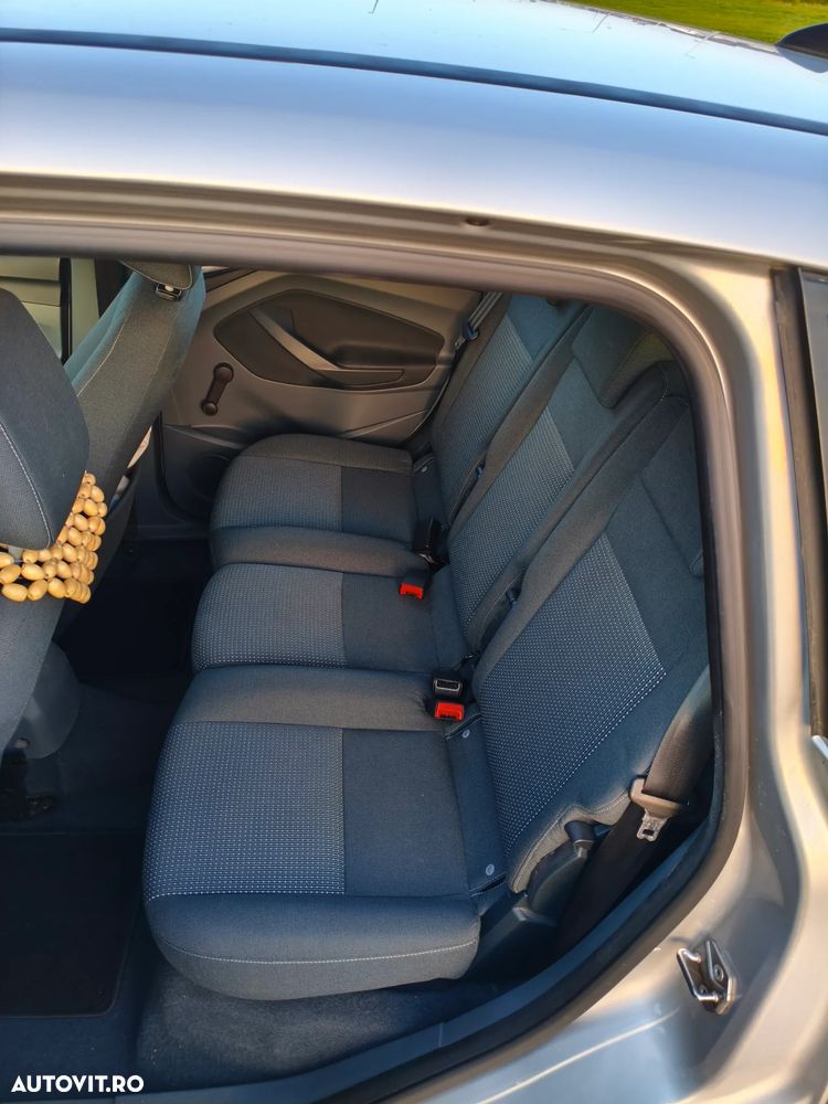 Ford C-Max - 11