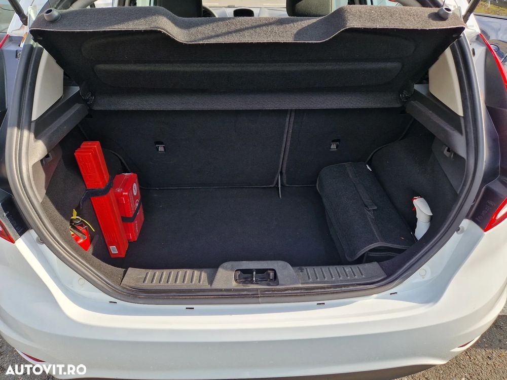 Ford Fiesta 1.25 Trend - 13