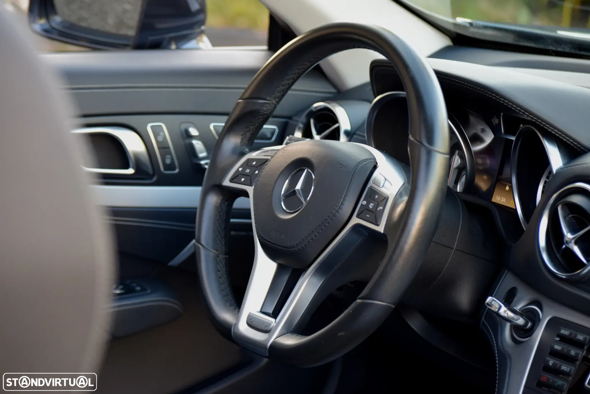 Mercedes-Benz SL 350 - 19