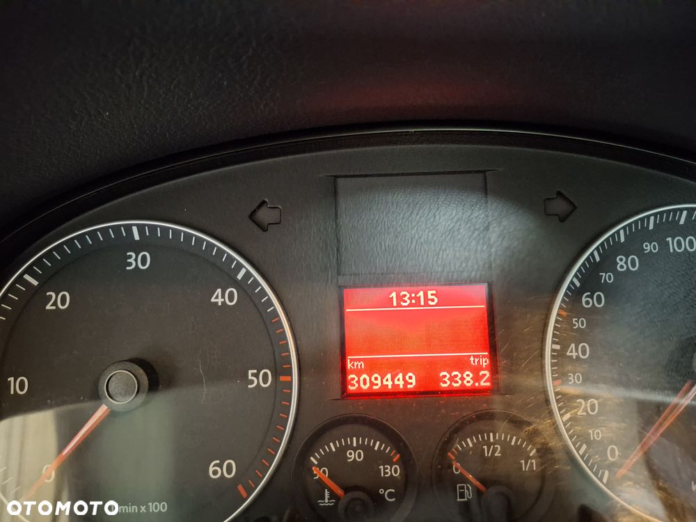 Volkswagen Touran - 4