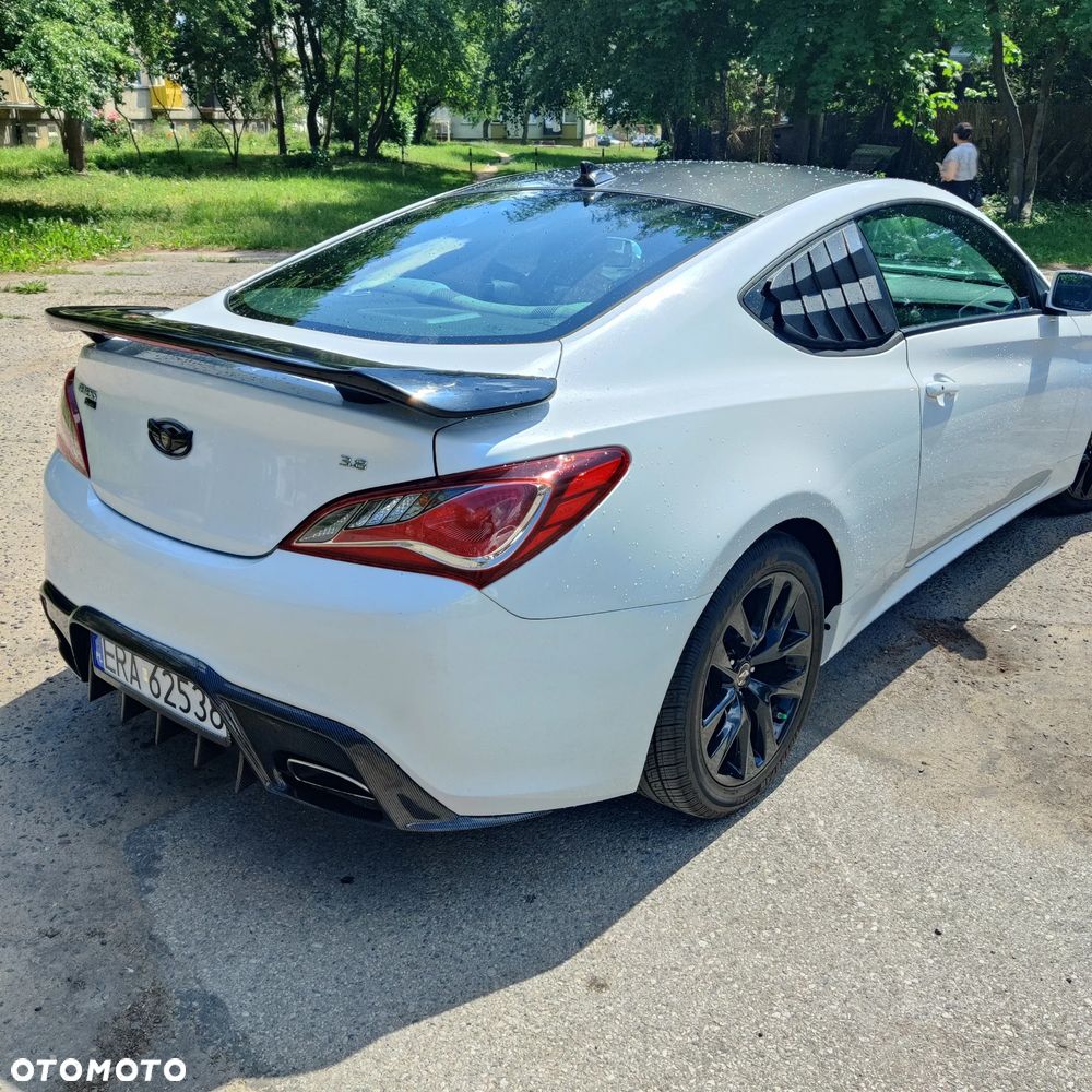 Hyundai Genesis - 12